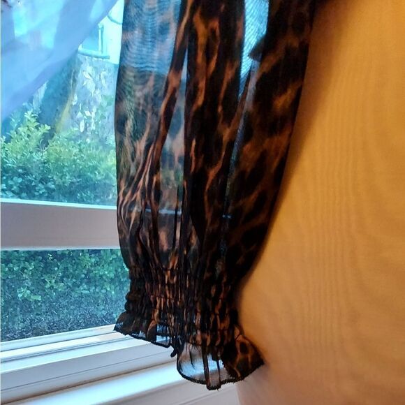 NWOT Sheer Leopard Print Blouse " Live 4 Truth" Size M - Picture 5 of 7